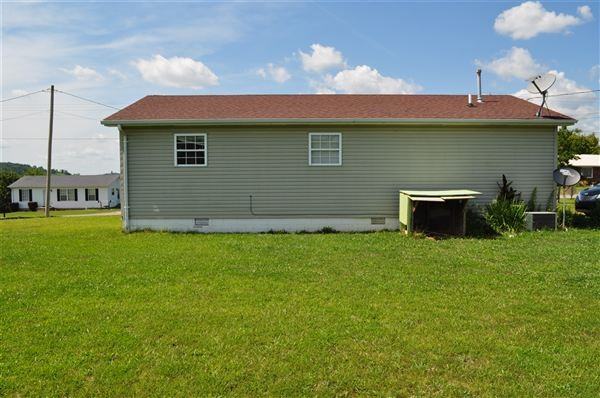 900 Debbie Ln - Photo 3 of 10