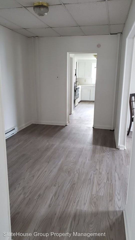 746 Maple St - Photo 3 of 8