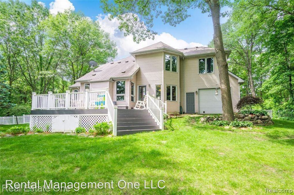 13445 Chateau Cove Drive - Photo 3 of 43