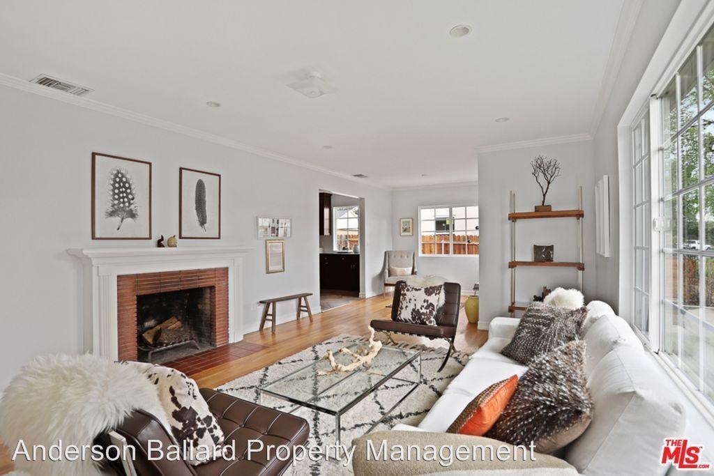 1836 Kenneth Way - Photo 2 of 19