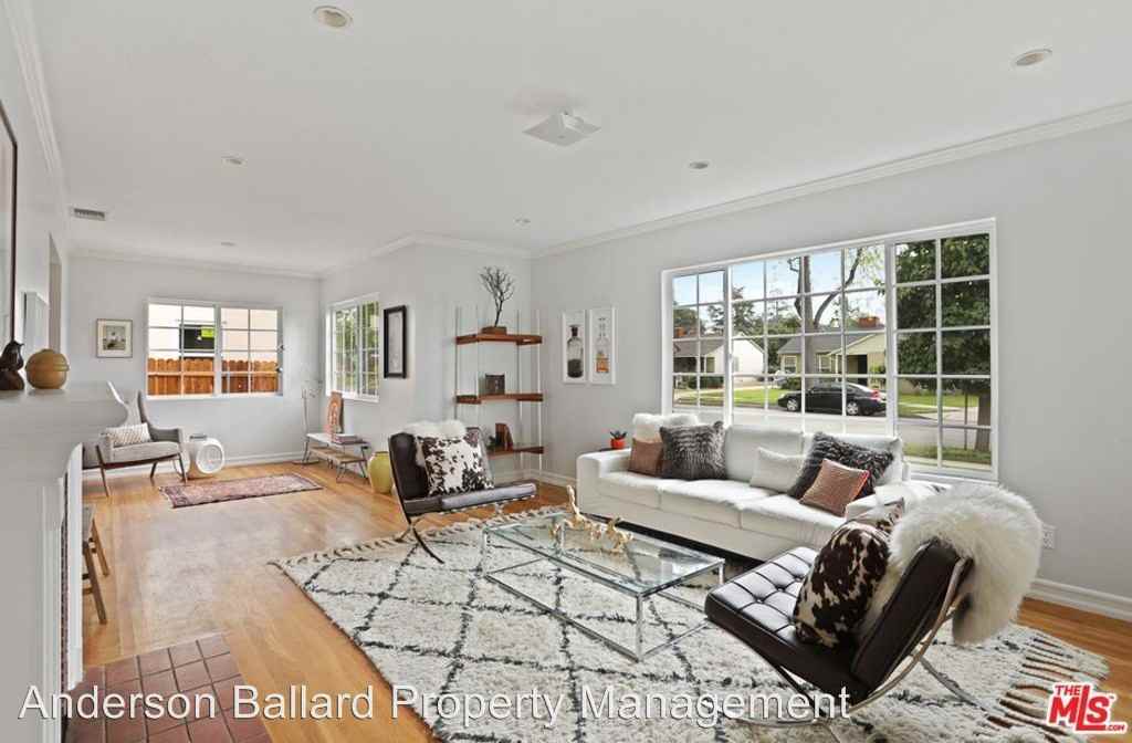 1836 Kenneth Way - Photo 3 of 19