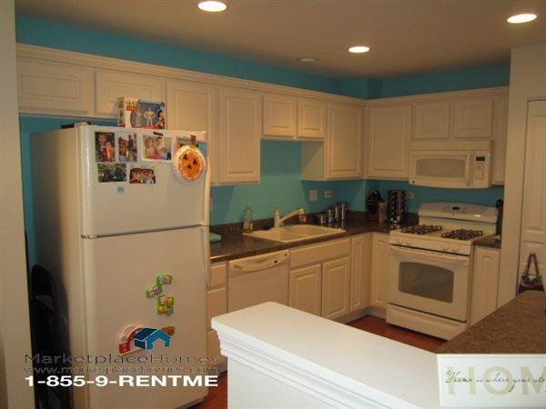 1631 Sandcastle Ln - Photo 2 of 10