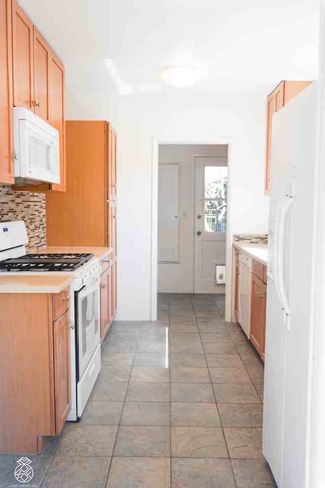 3244 Barham Boulevard - Photo 6 of 30