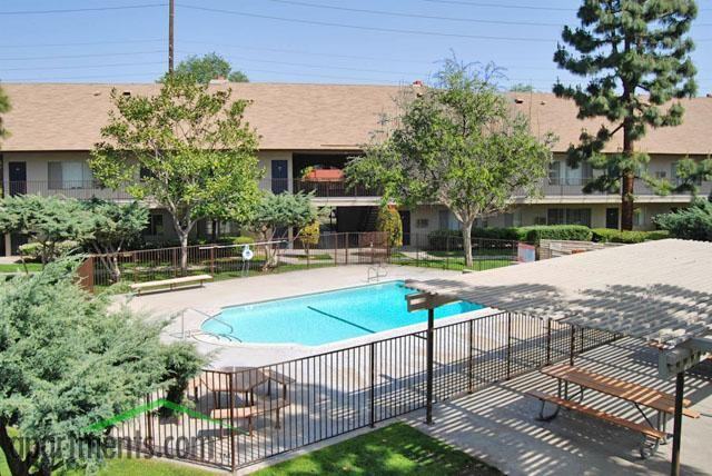 Warwick Square - Photo 2 of 25