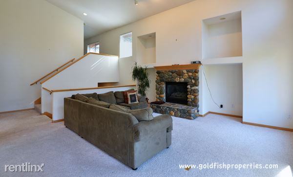 839 Tanager St - Photo 3 of 20