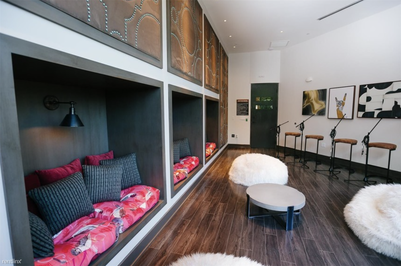 Division St. - Photo 2 of 10