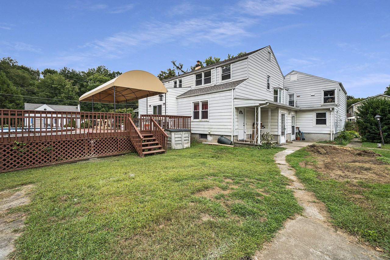 3501 James St - Photo 2 of 16