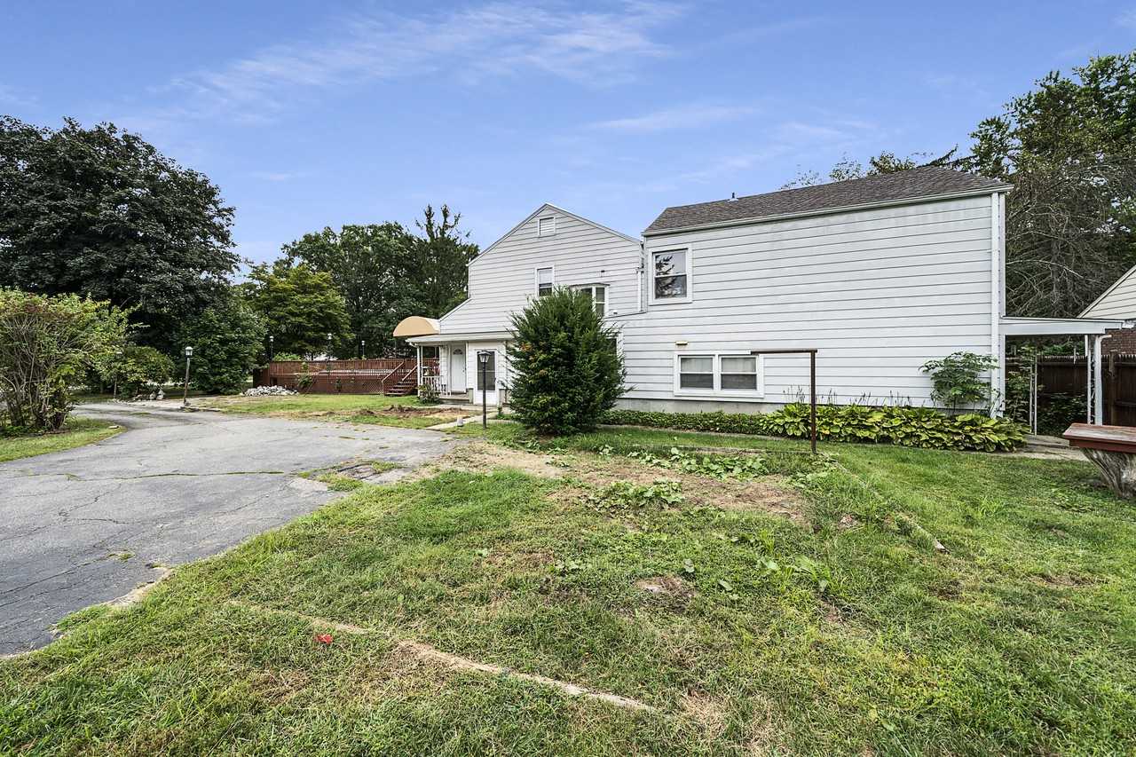 3501 James St - Photo 3 of 16