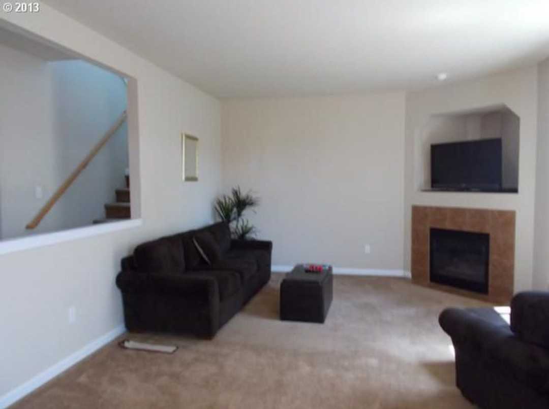 9205 Ne 80th Cir - Photo 2 of 16