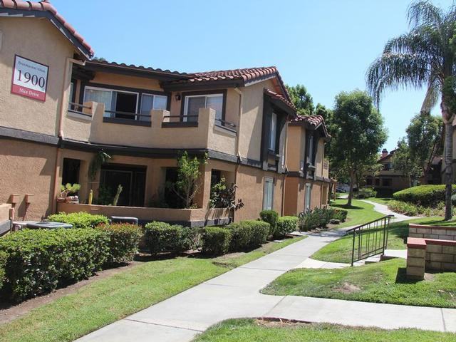 1885 San Remo Dr - Photo 3 of 7