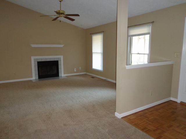 304 Carriage Ln - Photo 3 of 17