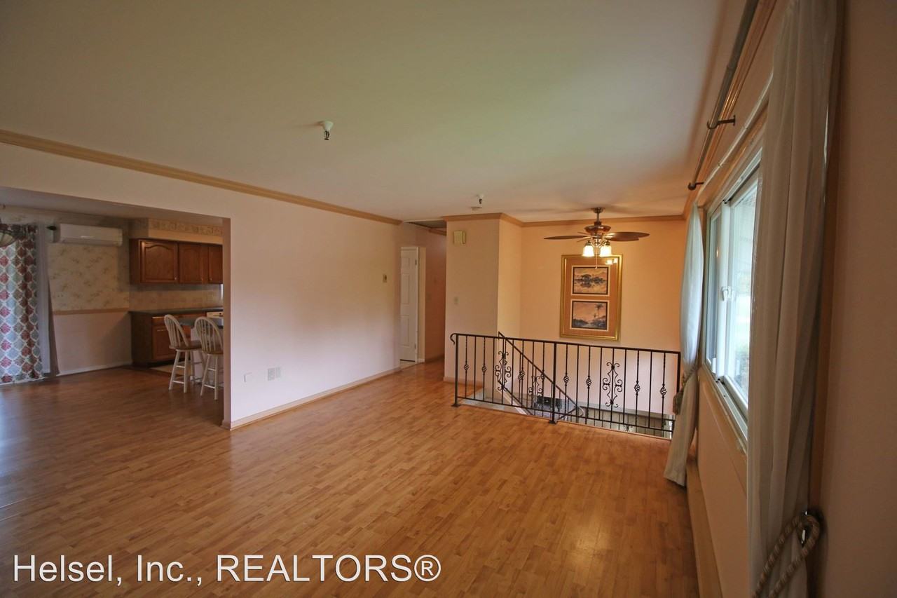 1820 Suncrest Drive - Photo 3 of 25