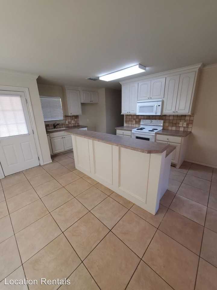 7420 Ivory Avenue - Photo 3 of 16