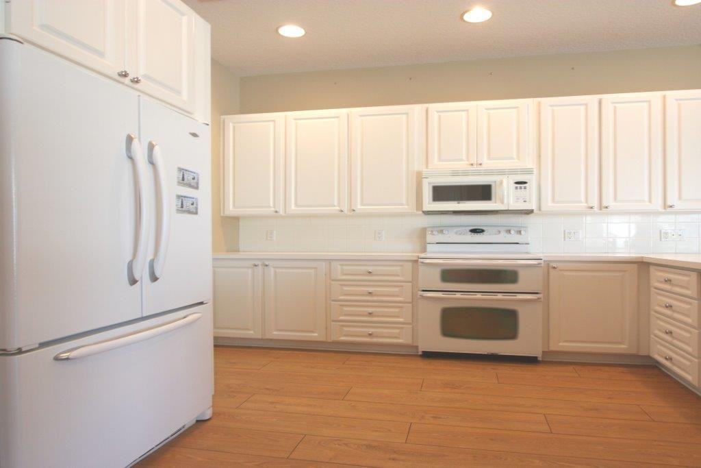7758 Spring Creek Dr - Photo 3 of 33