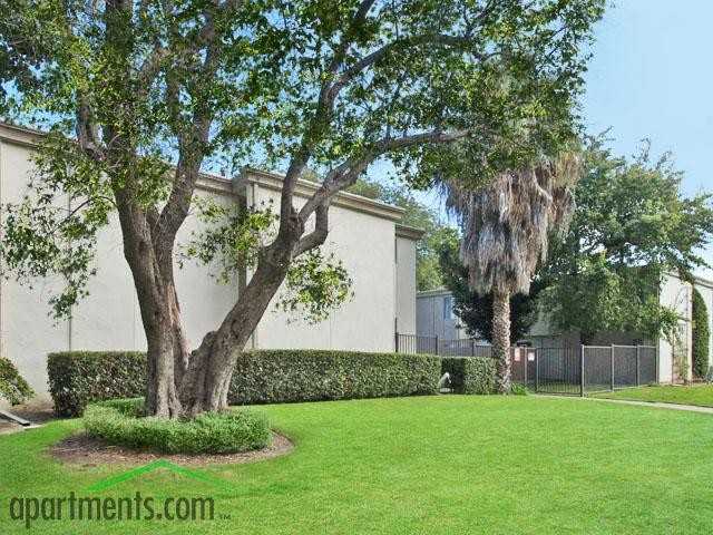 Villa Palazzo Apartments - Photo 2 of 23