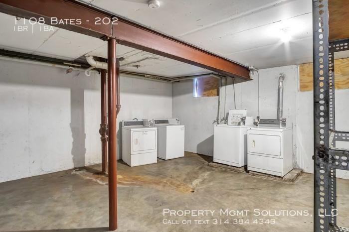 1108 Bates - Photo 2 of 14