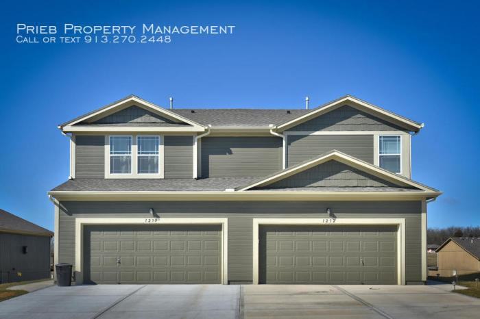 2036 S 137th St - Photo 2 of 26