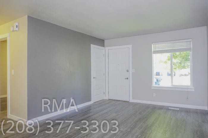 4106 Tredwell Pl - Photo 3 of 10