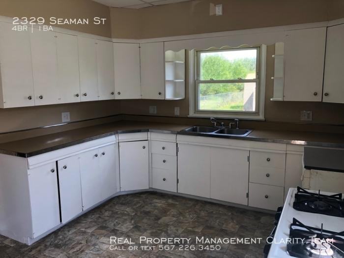 2329 Seaman St - Photo 2 of 18