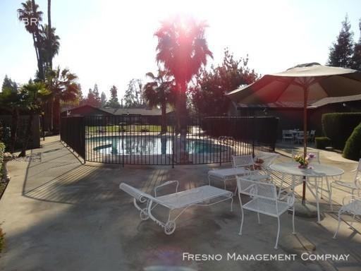 4955 N Harrison Ave - Photo 2 of 7