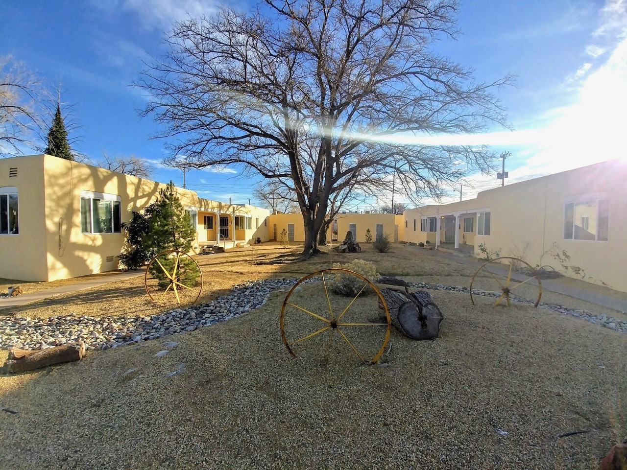 4108 Mesa Verde Ave NE - Photo 2 of 45