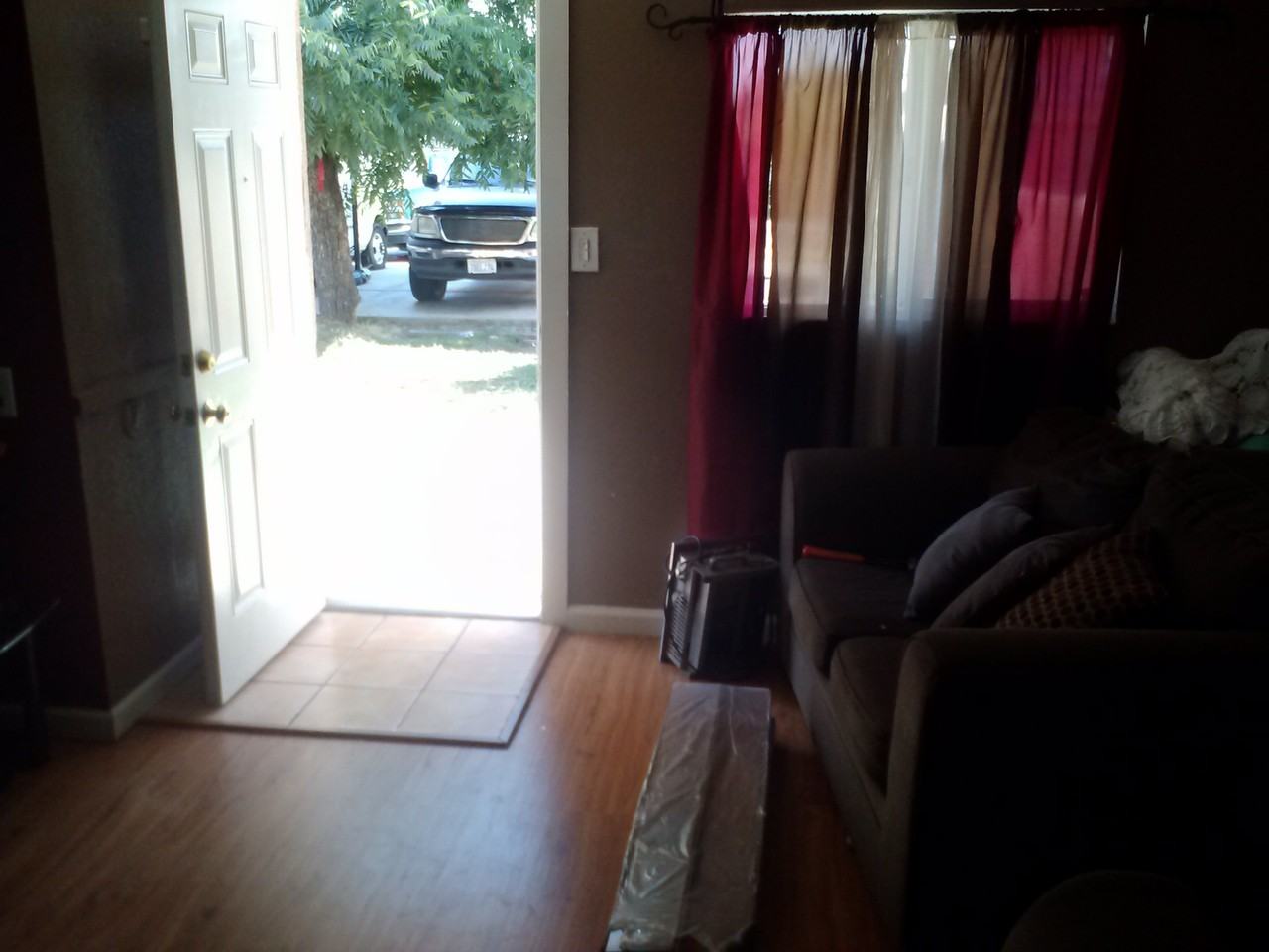 2733 Wah Ave - Photo 2 of 7