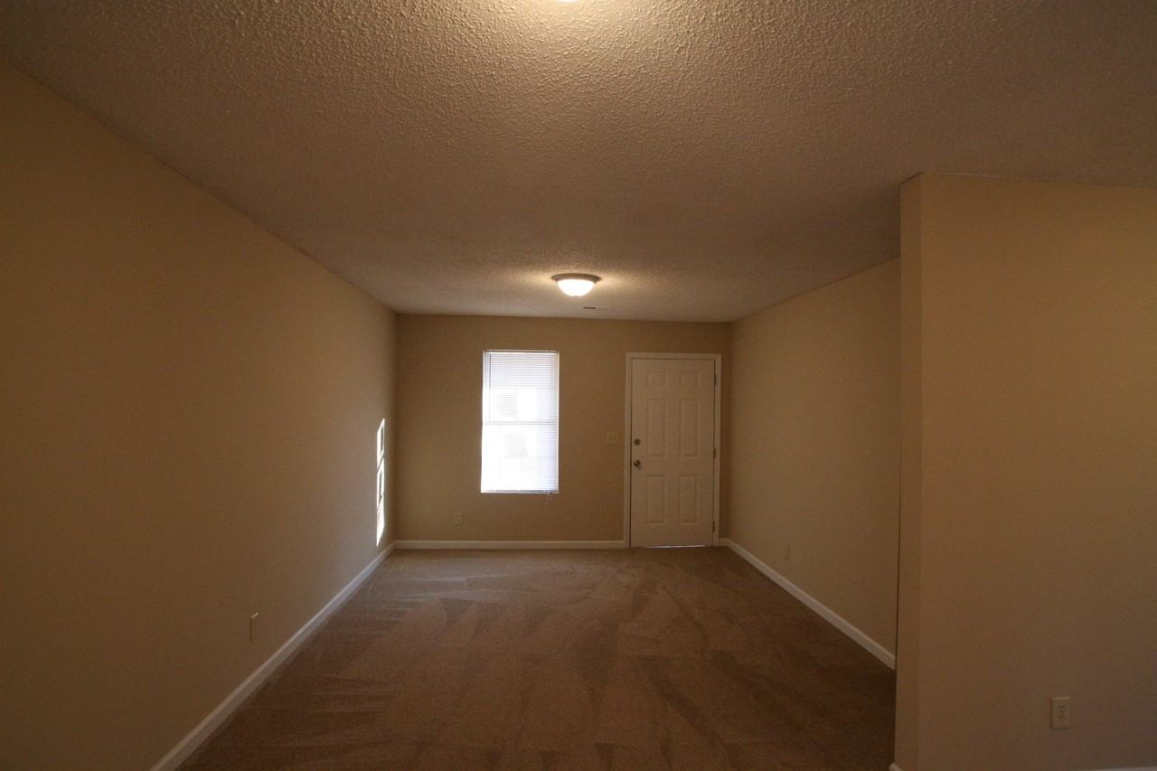 4525 Rolling Hill Dr - Photo 2 of 14