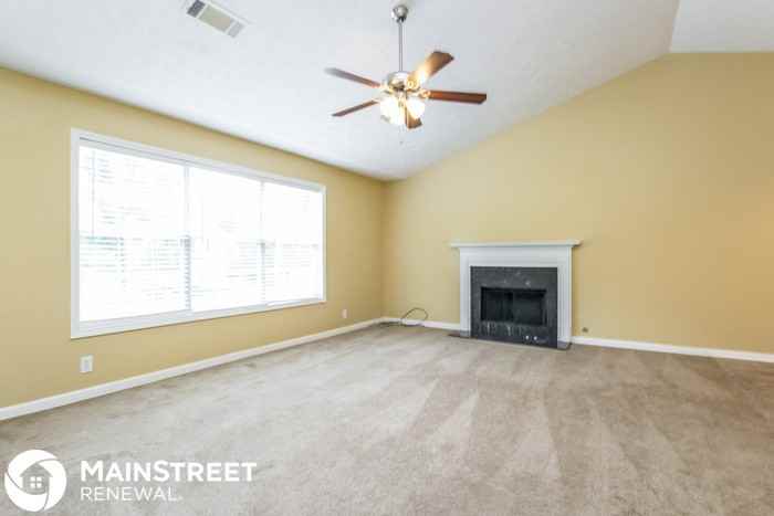 5559 Princeton Oaks Lane - Photo 2 of 16