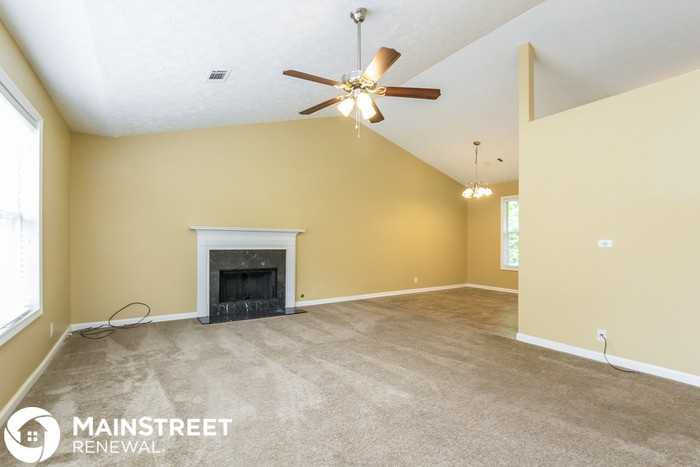 5559 Princeton Oaks Lane - Photo 3 of 16