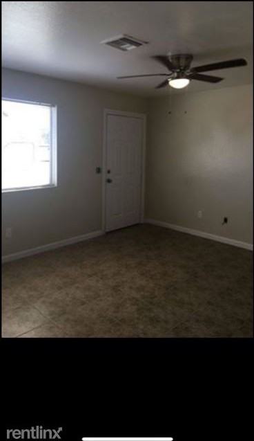 512 Railroad Ave - Photo 2 of 5