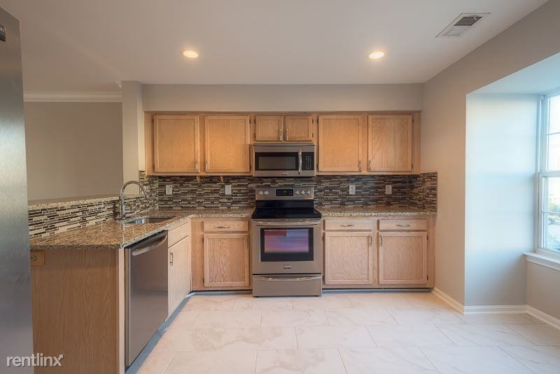 1017 Simsbury Ct - Photo 3 of 14
