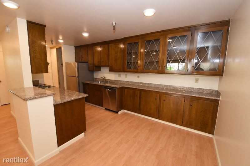 305 Euclid Ave 301 - Photo 2 of 6