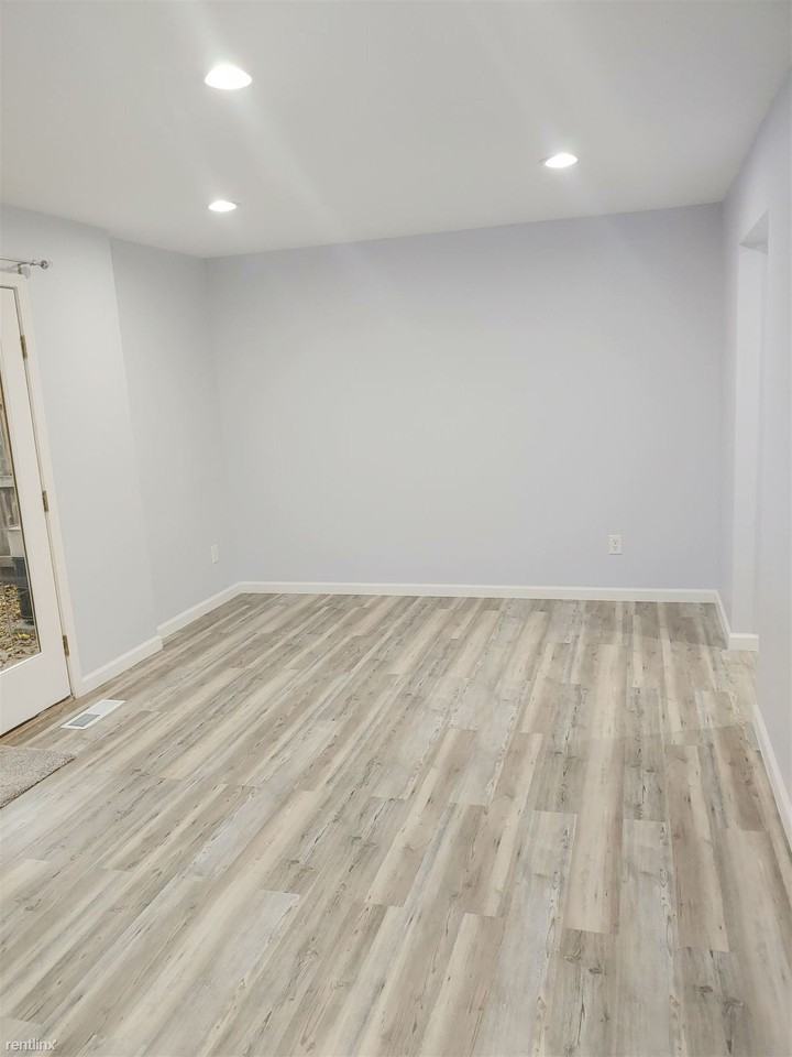 4 Burwood Ct - Photo 3 of 5