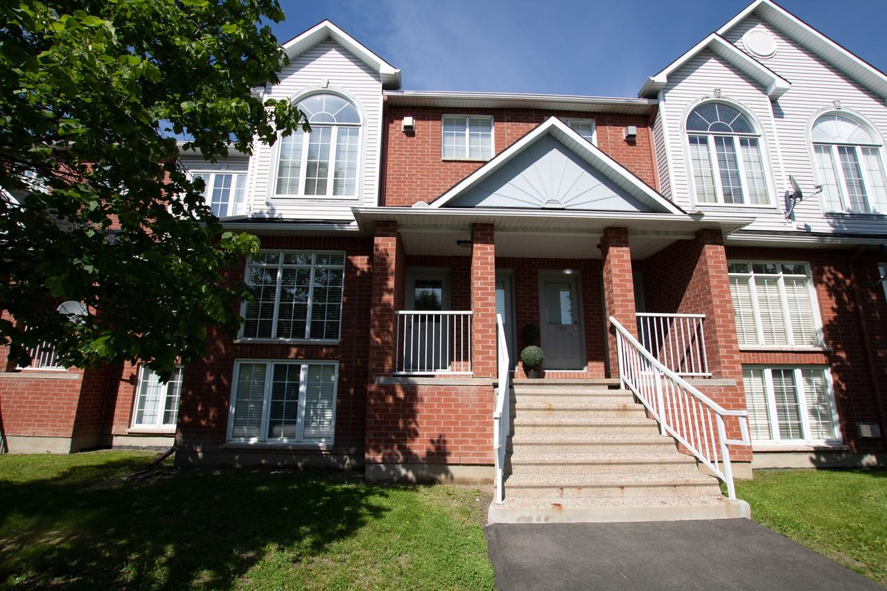 1683 Blohm Drive, Ottawa, ON K1G 2 Bedroom House for Rent for 1,650