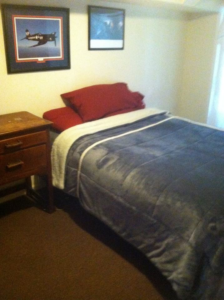 399 Lakepoint Rd - Photo 2 of 4