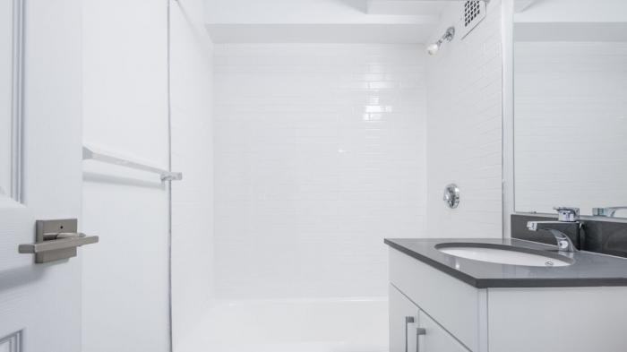 411 Charles St - Photo 3 of 7