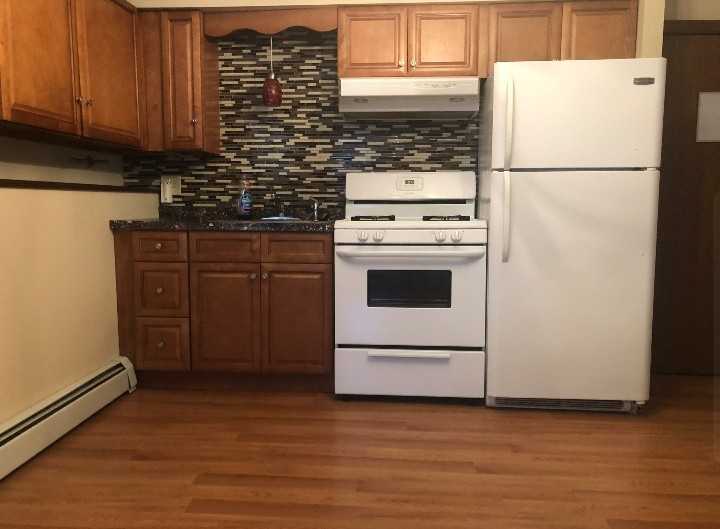 44 Samuel Ave - Photo 3 of 6