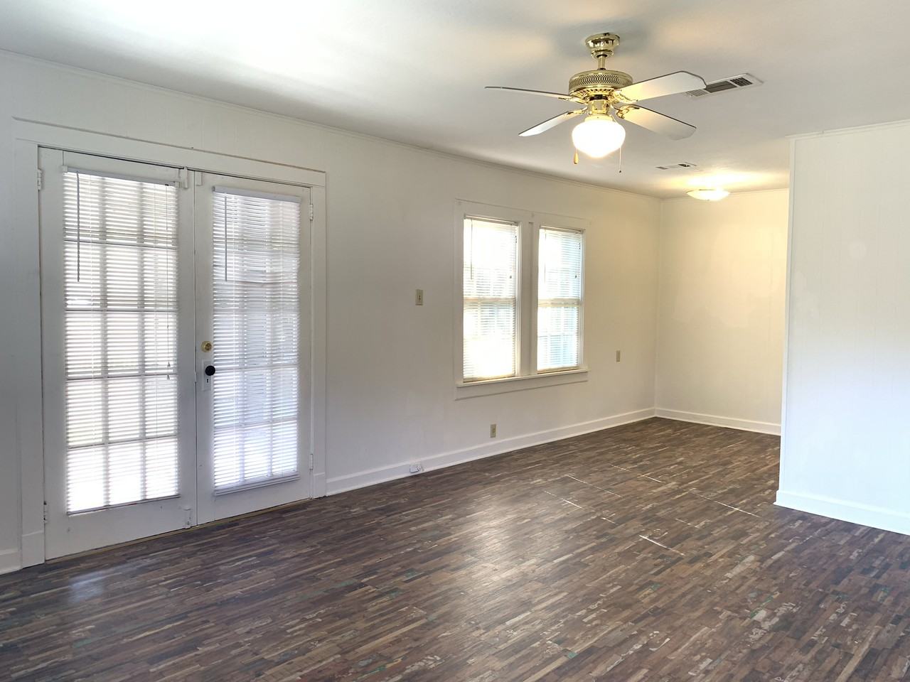 1010 Mamie St - Photo 3 of 24