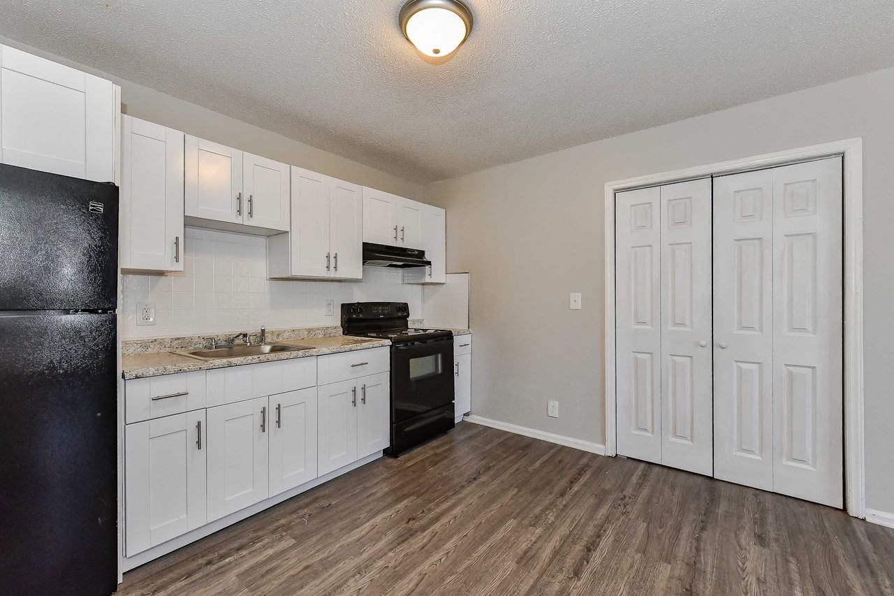 308 -G Hoskins Mill Lane - Photo 2 of 11