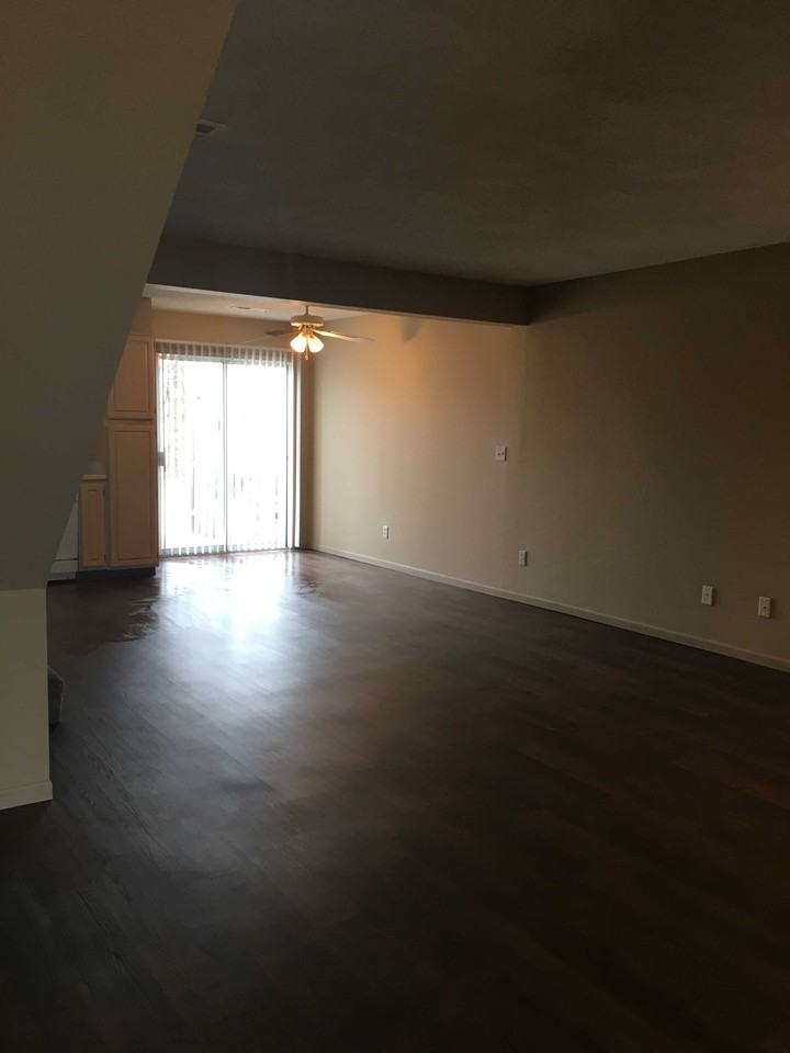1019 Garden Way - Photo 3 of 10