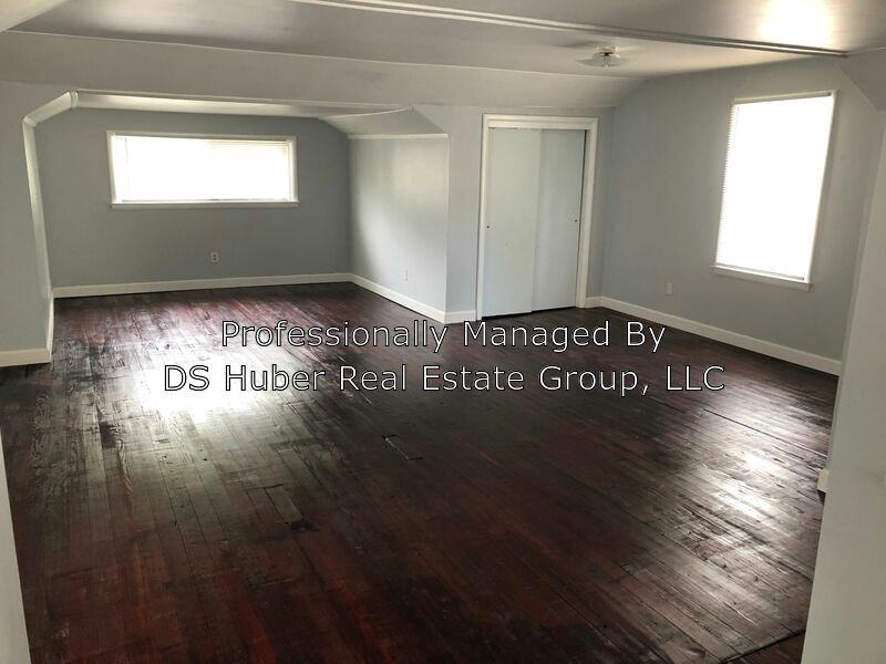 1406 Eureka St - Photo 2 of 13