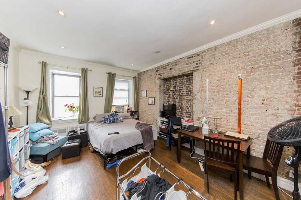 419  East 82nd Street - Photo 2 of 4