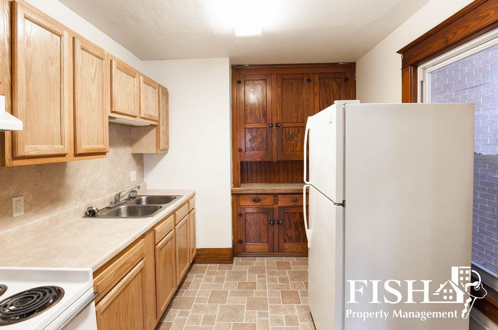 21 N. Henderson Street 2a - Photo 2 of 12