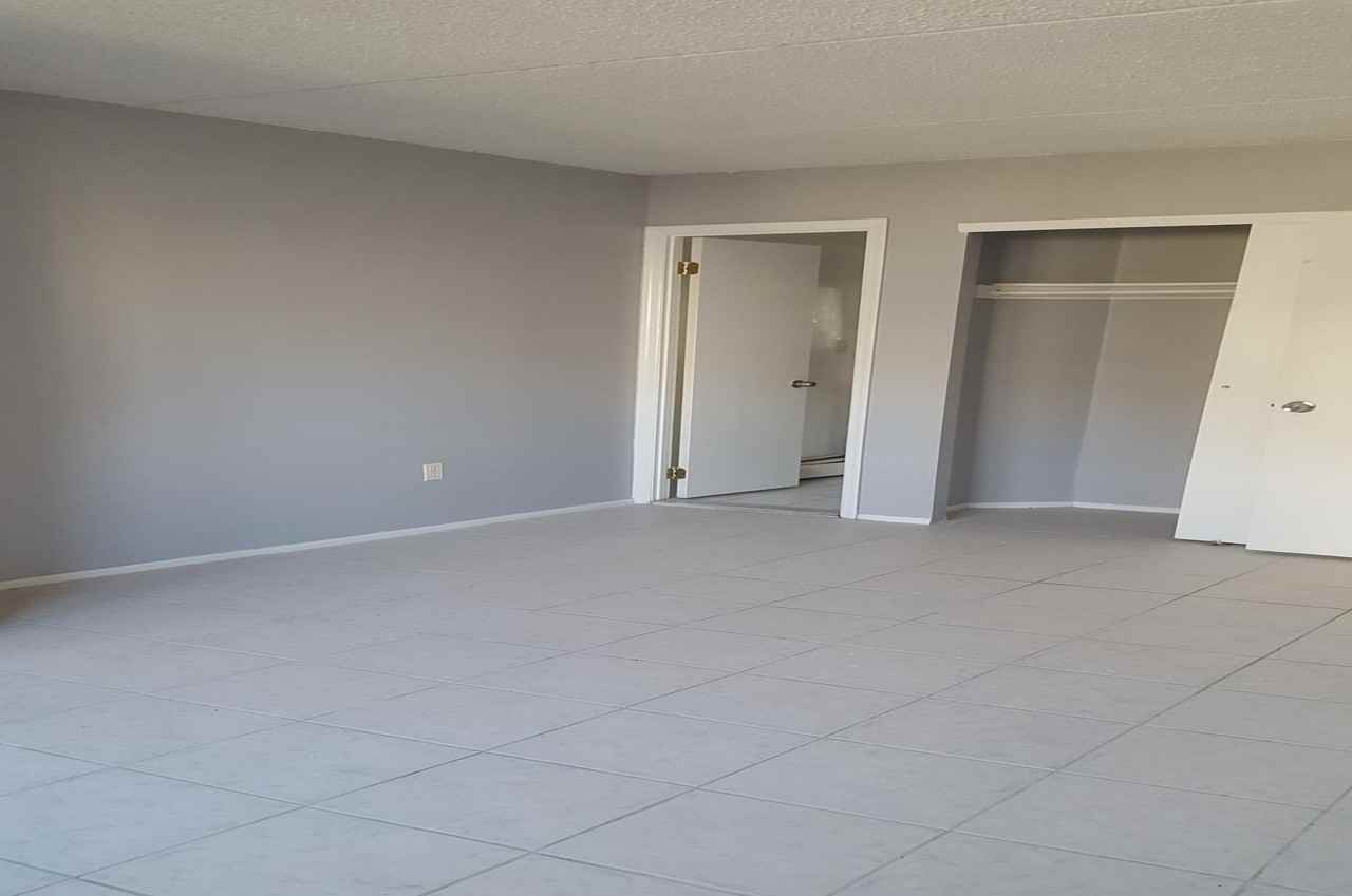 77 Menahan Street - Photo 2 of 8