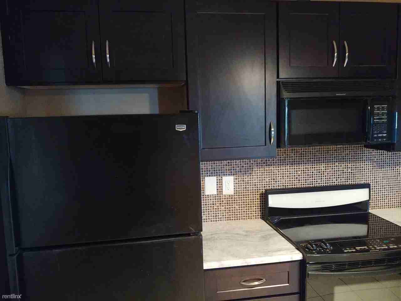 The Hamptons - Photo 2 of 11