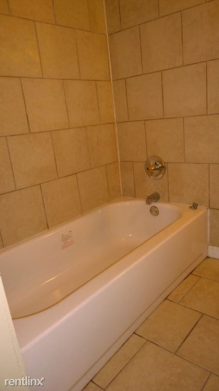 3532 Brighton Rd Lower - Photo 3 of 8