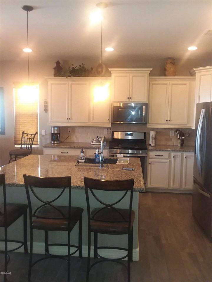 16528 S 179th Lane - Photo 3 of 39