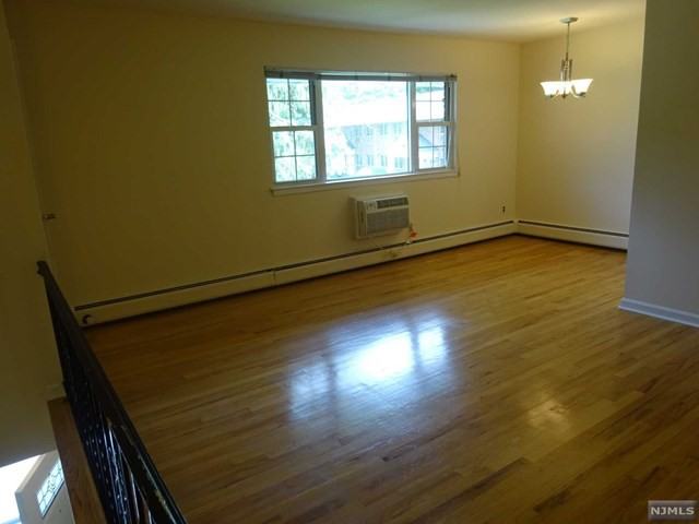 506 Washington Drive - Photo 2 of 10