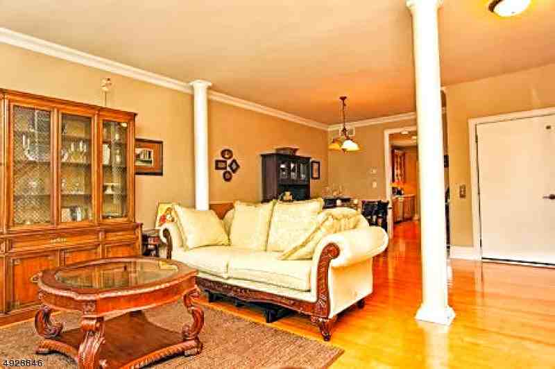 225 Sherman Ave - Photo 2 of 13