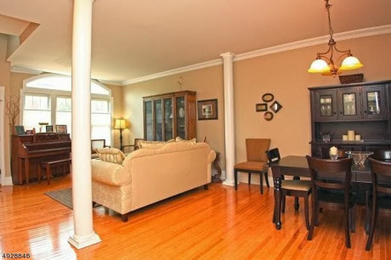 225 Sherman Ave - Photo 3 of 13